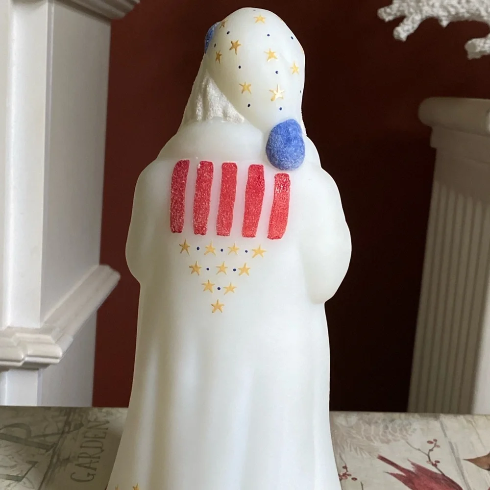 Vintage Fenton Burmese Christmas Santa    * Christmas in July *